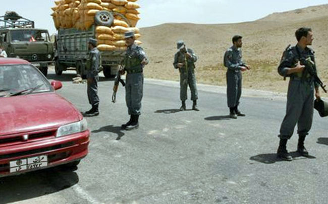 طالبان ۲۷ مسافر را در مسیر  هرات-قندهار ربودند 